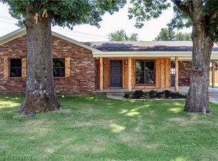 400 W Creek Ave, Sallisaw, OK 74955