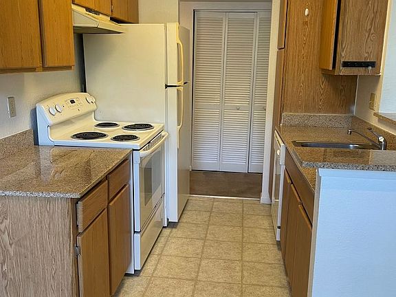 3rd image of 11526 Westwood Blvd APT 715