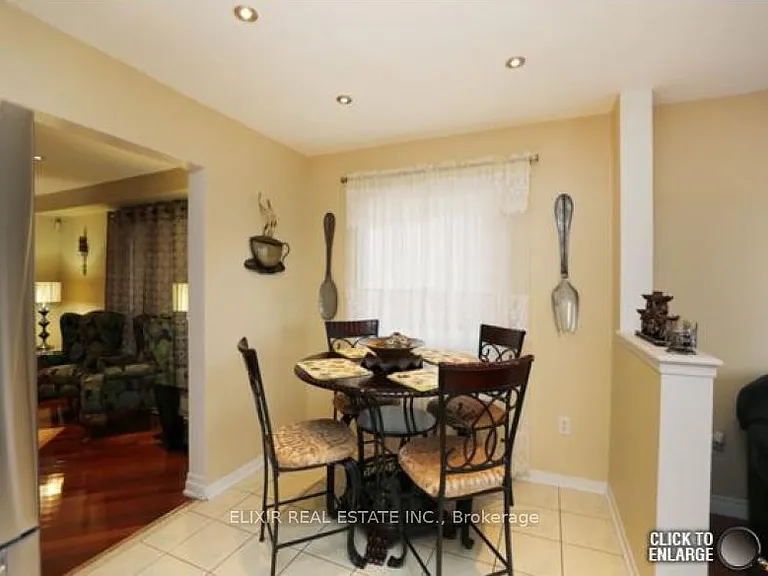 4 Lonestar Cres — Photo 8