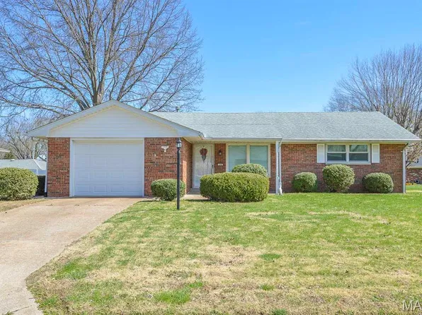 24 Debra Dr, Fairview Heights, IL 62208