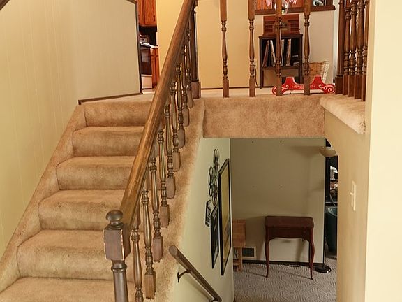 5th image of 2323 W Phoenix Ave