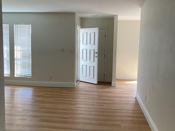 5th image of 3915 Cambridge St #3