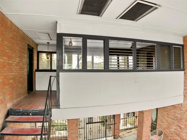 2711 Briarhurst Dr APT 18, Houston, TX 77057