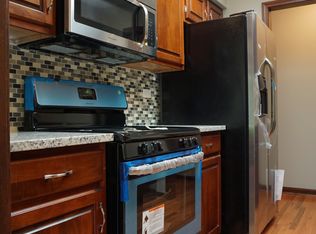 589 Yellowstone Dr, Elgin, IL 60123