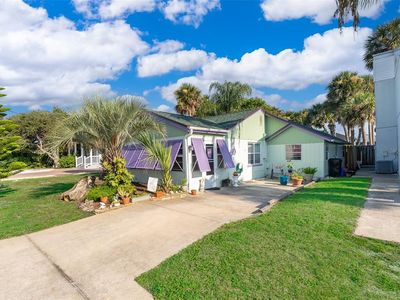 308 Due East St, New Smyrna Beach, FL, 32169