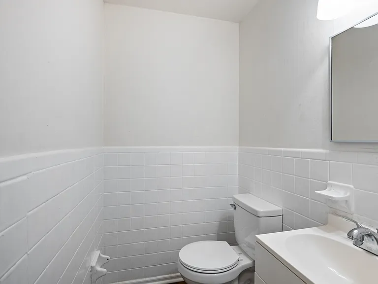 27 Bethune Ct — Photo 18