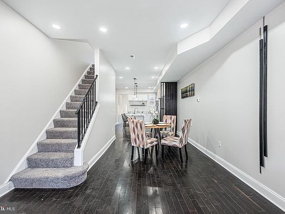 5th image of 417 N Lakewood Ave