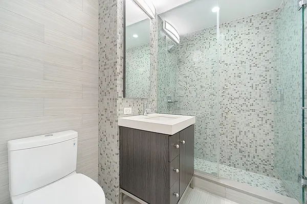 Rented by SERHANT. | media 8