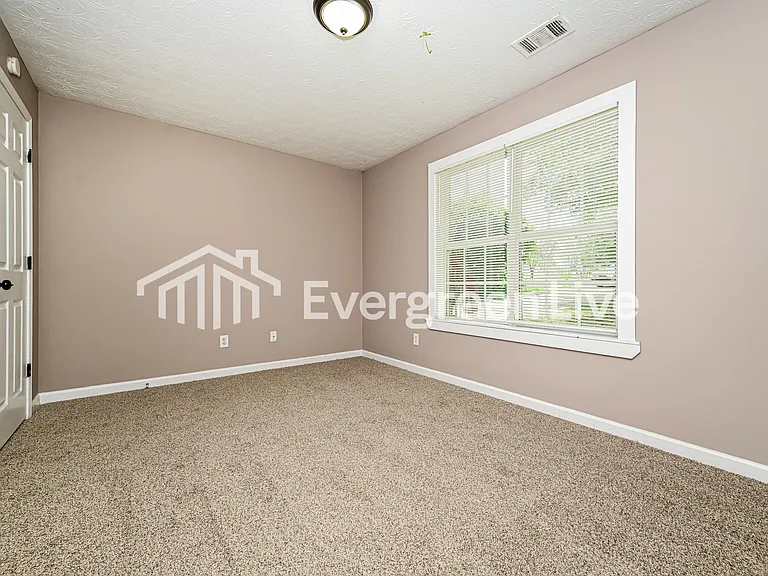 2053 Oak Terrace Dr SE — Photo 13