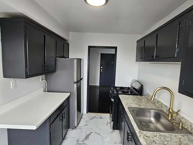 276 Prospect St #8H — Photo 5
