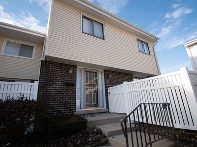 922 White Oak Ln, University Park, IL, 60484