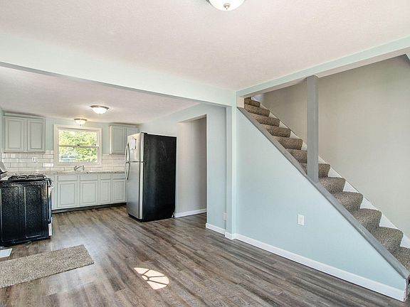 5th image of 4228 Bell Ave NE