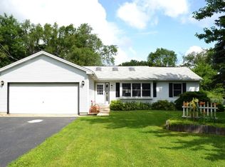 12 Sandy Ln, Millington, IL 60537