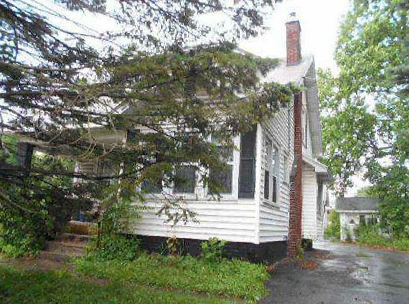 2nd image of 111 Buckley Rd