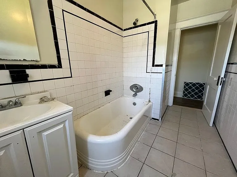 1620 V St SE #1 — Photo 8