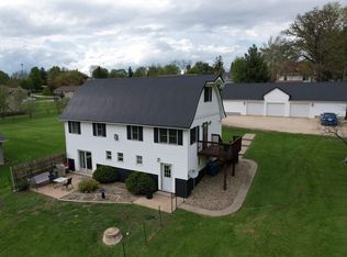 301 S Gill St, Monticello, IA 52310