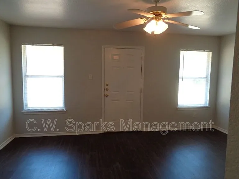 13651 Biggs St — Photo 25
