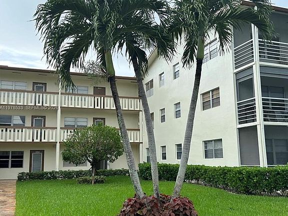 2nd image of 550 Mansfield N #550