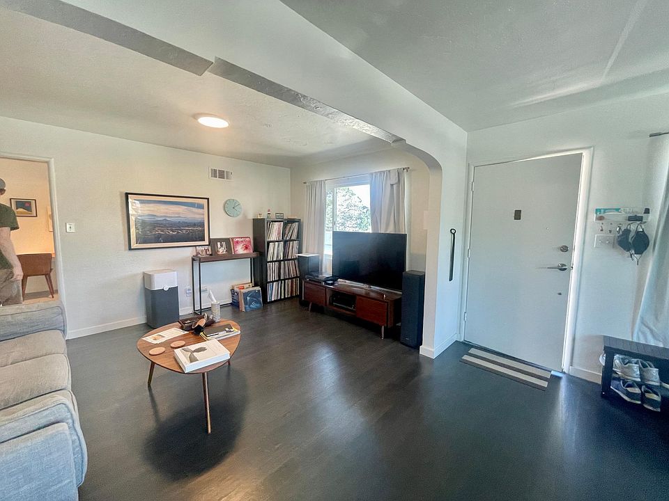 Entrance and dining/living area