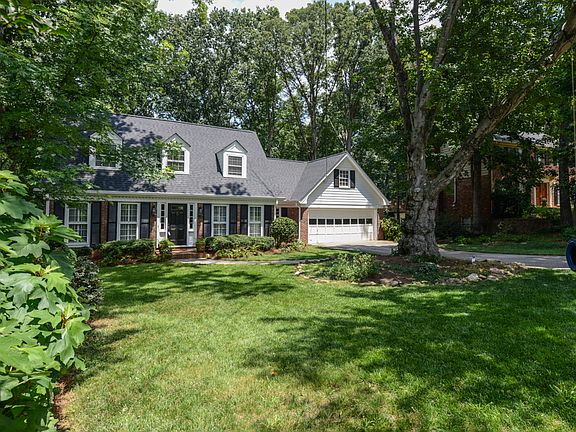 2nd image of 3914 Parkcrest Dr