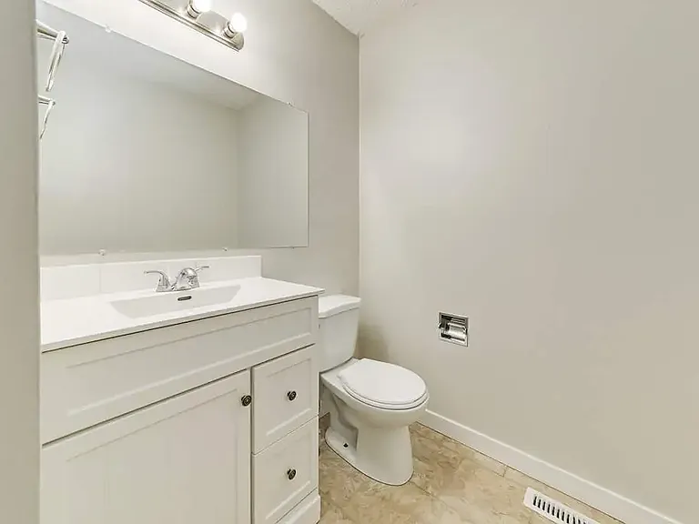 3725 53rd St #16 — Photo 8