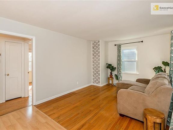 4th image of 4917 Rosewood Dr