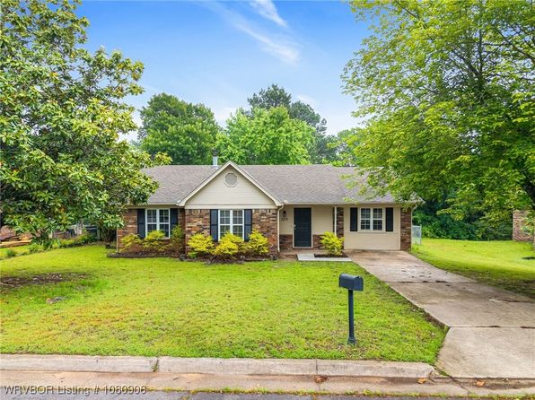 2008 N 30th St, Van Buren, AR 72956