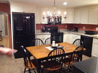 5 1st St, Weymouth, MA 02188