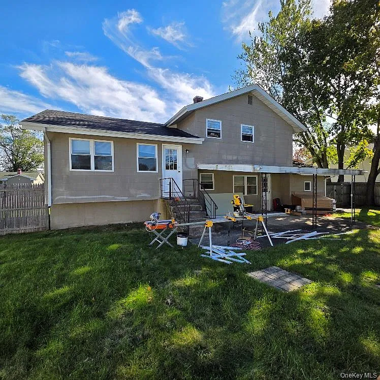 4 bed, 2.0 bath, 1500 sqft, $3,900 — Photo 2