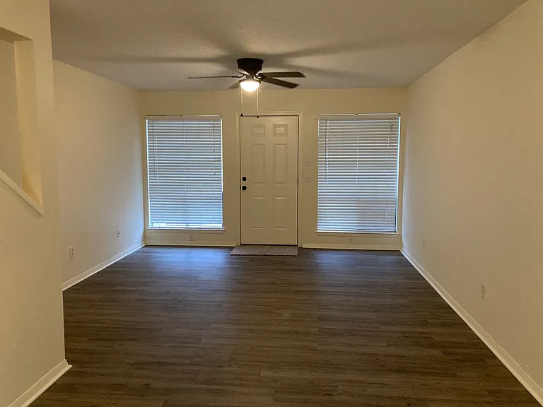 860 Premier Dr — Photo 13