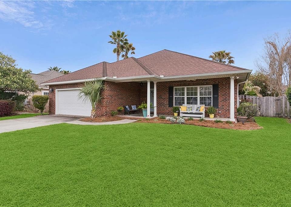 1st image of 116 Village Creek Way
