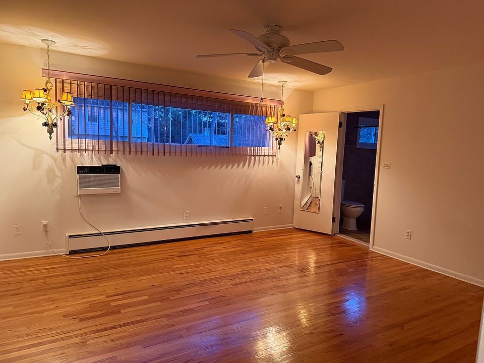 1st image of 164 Hewlett Ave
