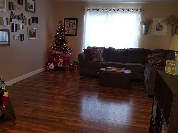 5th image of 331 Parkwood Dr