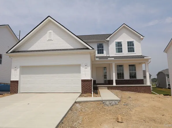 8346 Sandhill Ct, White Lake, MI 48386