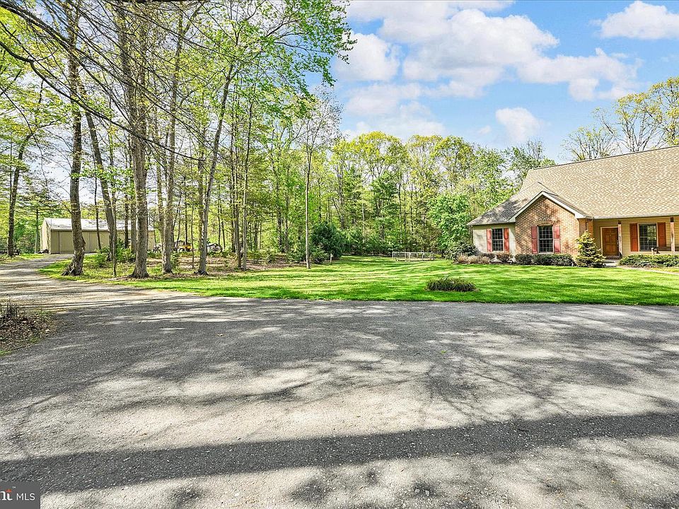 1st image of 25 Church Ln