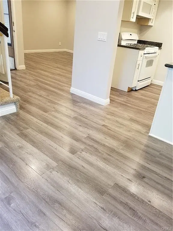 2 bed, 2.5 bath, 1016 sqft, $3,095 — Photo 2