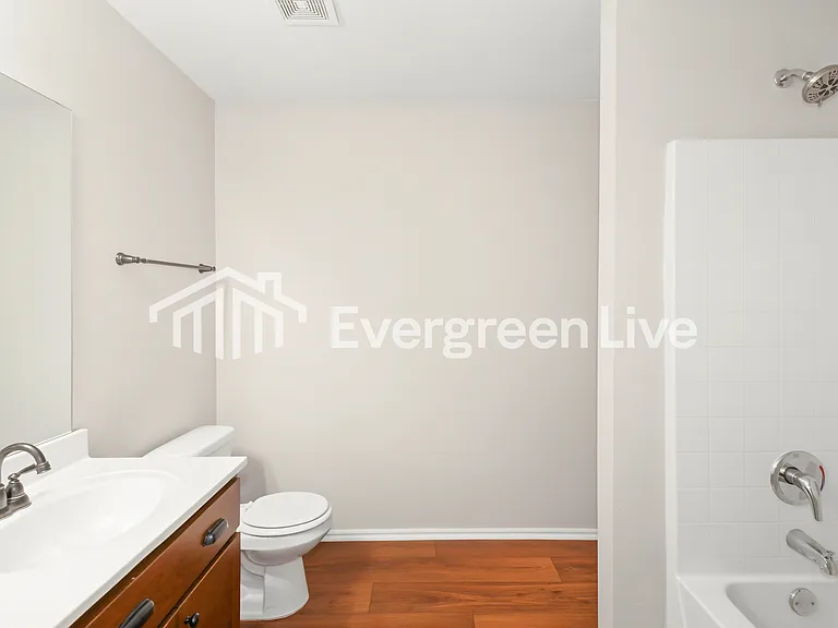 451 NE 19th Pl — Photo 10
