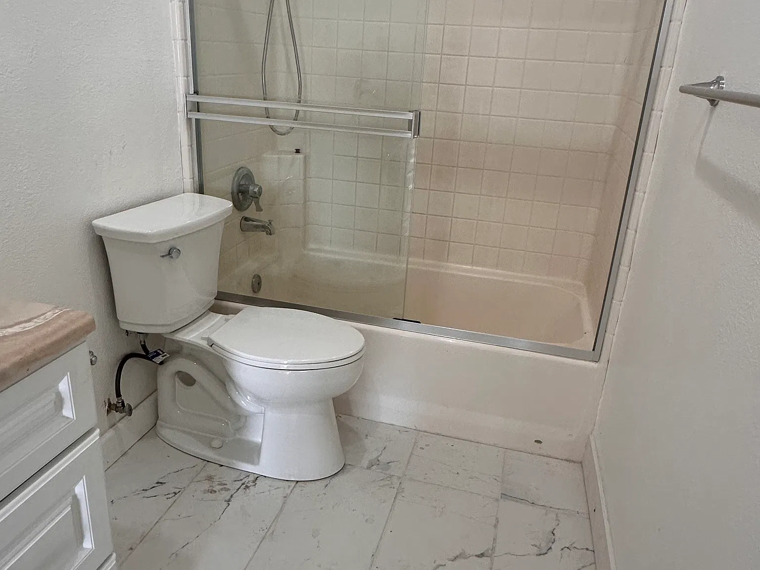 5 bed, 2112 sqft, $4,500 — Photo 3