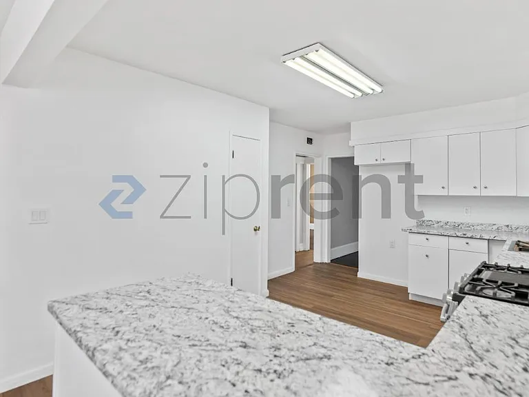 1465 67th Ave — Photo 14