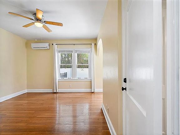 5th image of 316 13th Ave N #1