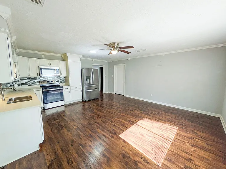 460 Belvedere Dr — Photo 5