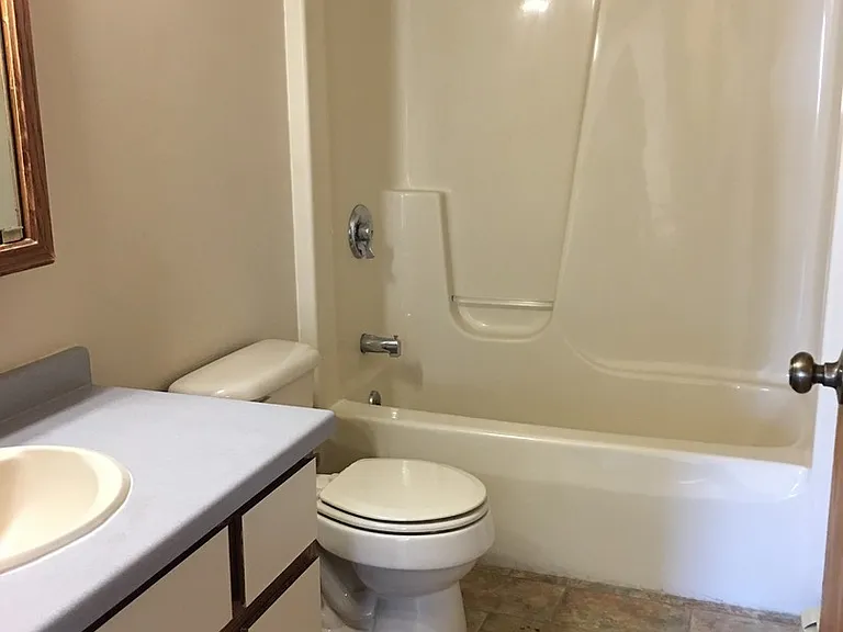 1170 Dodds Dr — Photo 8