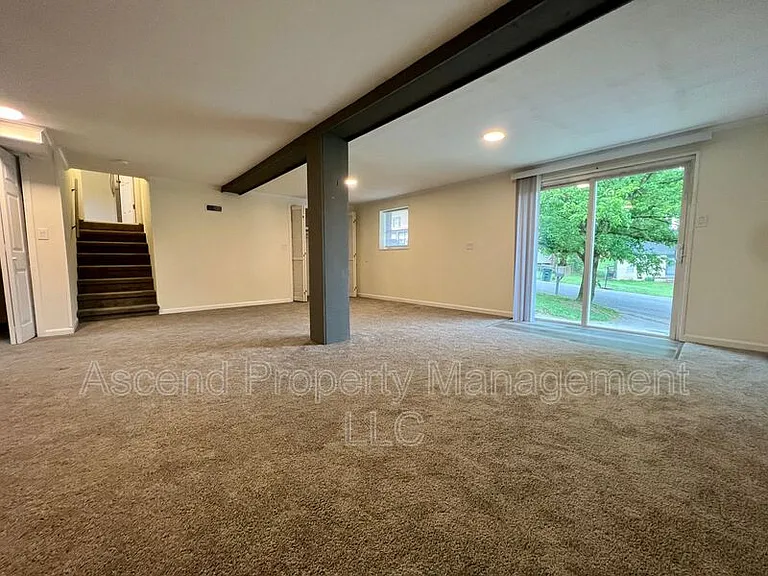 903 Valerie Ln — Photo 18