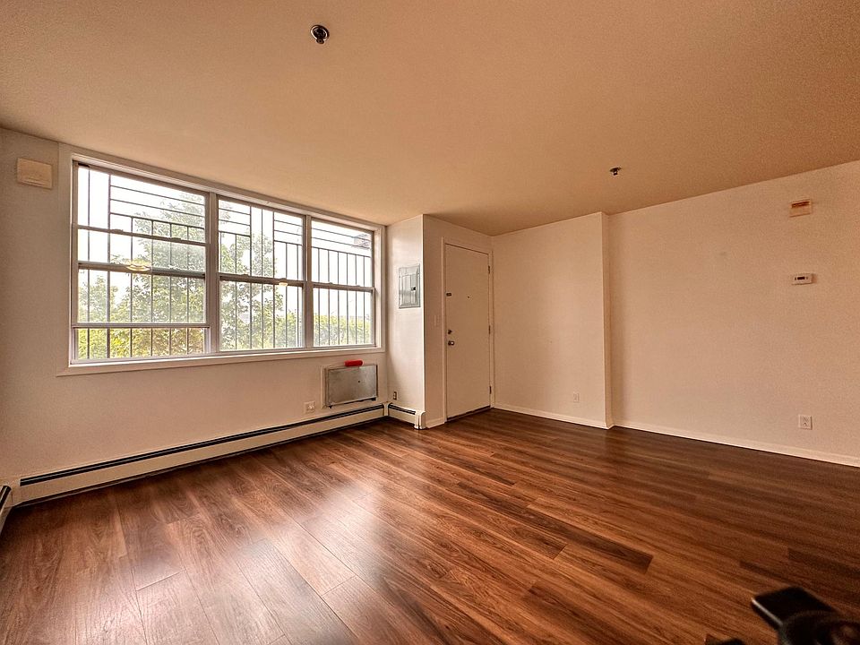 1st image of 650 Schroeders Ave Floor 1