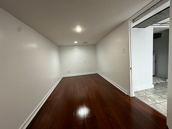 4th image of 1462 Bay St #B-1