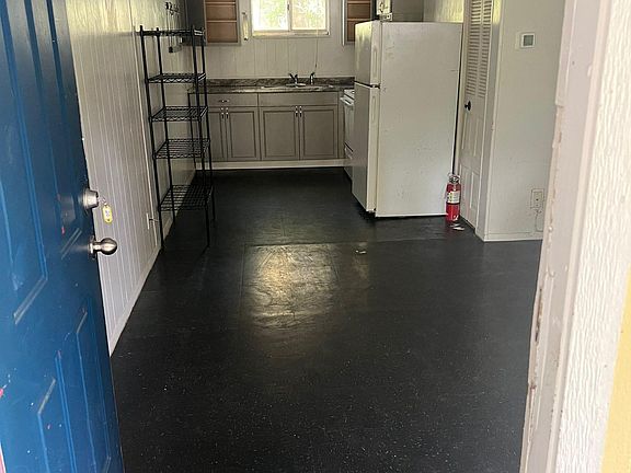 5th image of 717 SE 5th Ave #2