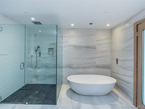 3rd image of 455 E Di Lido Dr