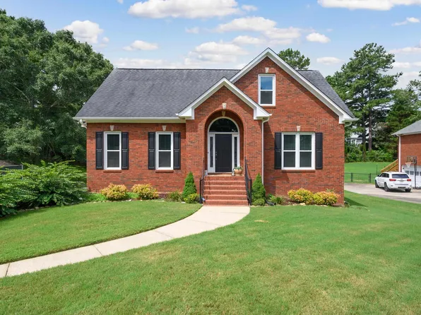 7554 Carriage Cv, Trussville, AL 35173
