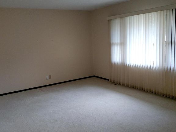 3rd image of 2625 Hoover Ave