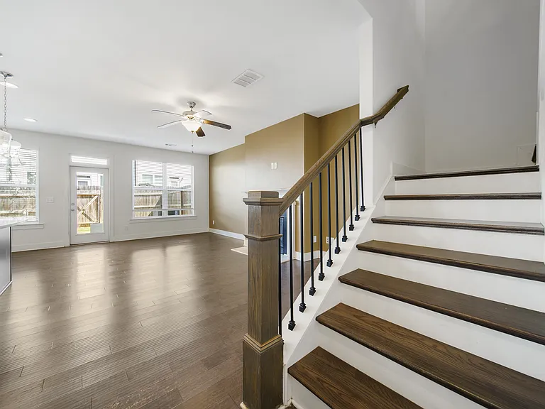 72 Garrison Dr — Photo 4